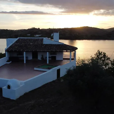 Magnifica Casa A Orillas Del Guadiana Holiday home *